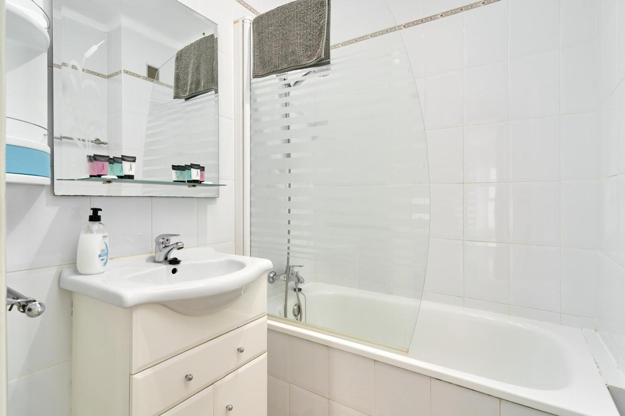 Bright And Spacious 2 Bed Apt Нерха Экстерьер фото